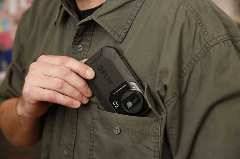 c2 slips easily into pocket