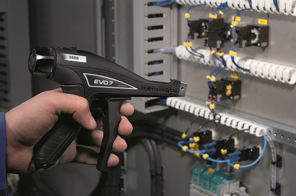 evo7 panel builder de 01