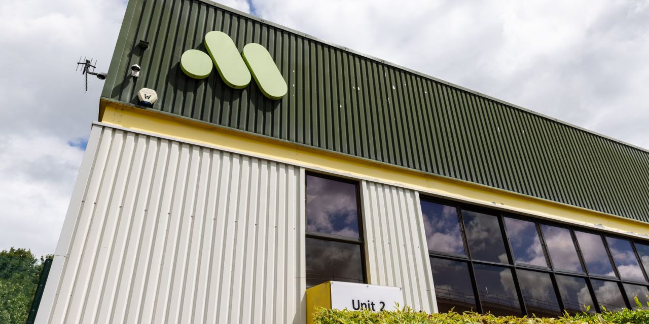 Markerstudy Insurance Group increases business resilience, efficiency and data centre sustainability with Schneider Electric and on365