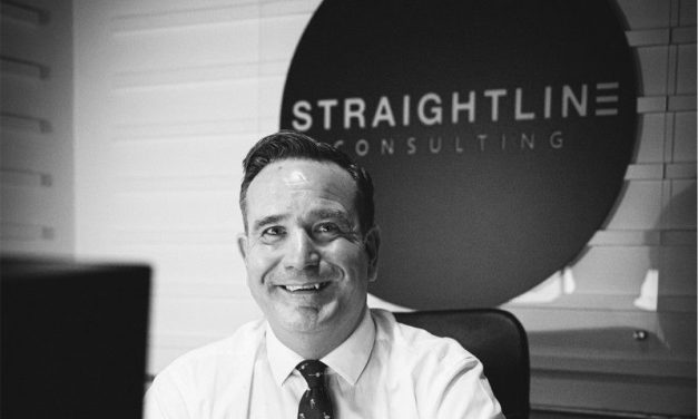 How can comprehensive commissioning de-risk data centre construction?