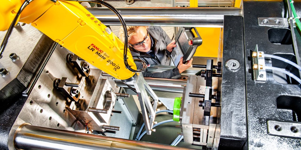 GREEN & CLEAN: FANUC roboshot helps bloom-in-box reduce carbon footprint