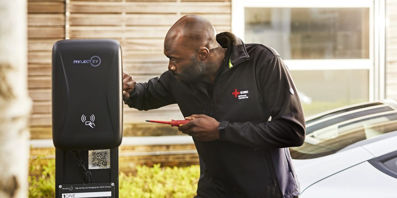 NICEIC launches tutor-led remote electric vehicle charging point (EVCP) course to expand access to Level 3 qualification