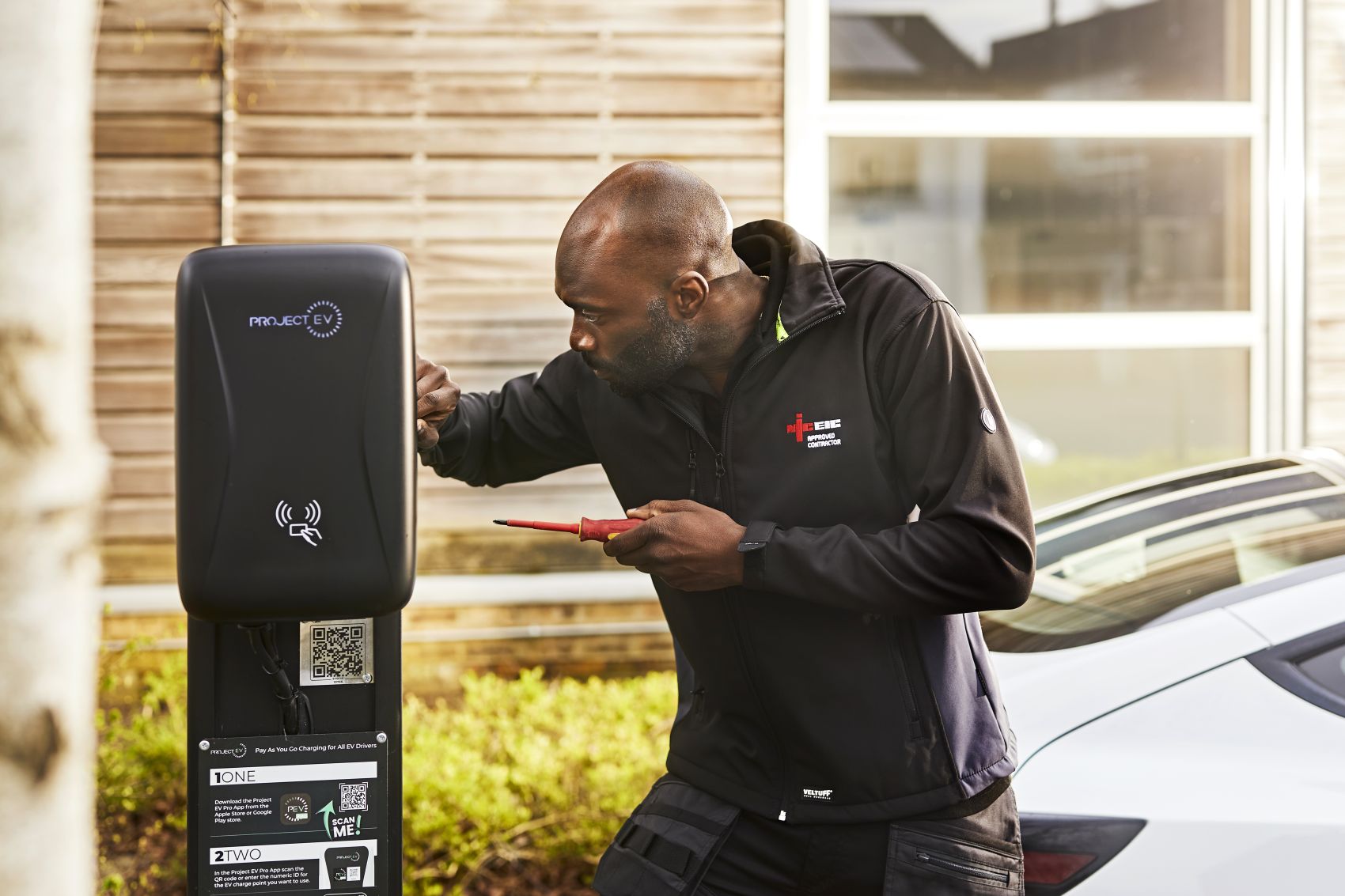 NICEIC launches tutor-led remote electric vehicle charging point (EVCP ...