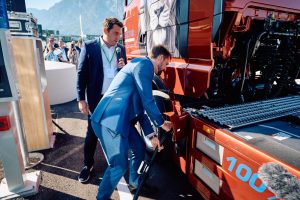 Siemens and OMV deploy high-power charging for electric trucks and cars along the Brenner route in Austria 