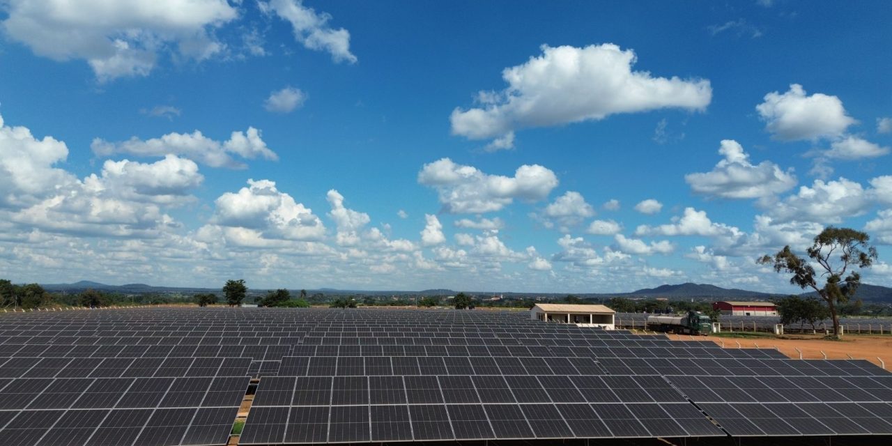 UKSOL exports 4,500 PV Panels for Bolivia’s largest private solar plant